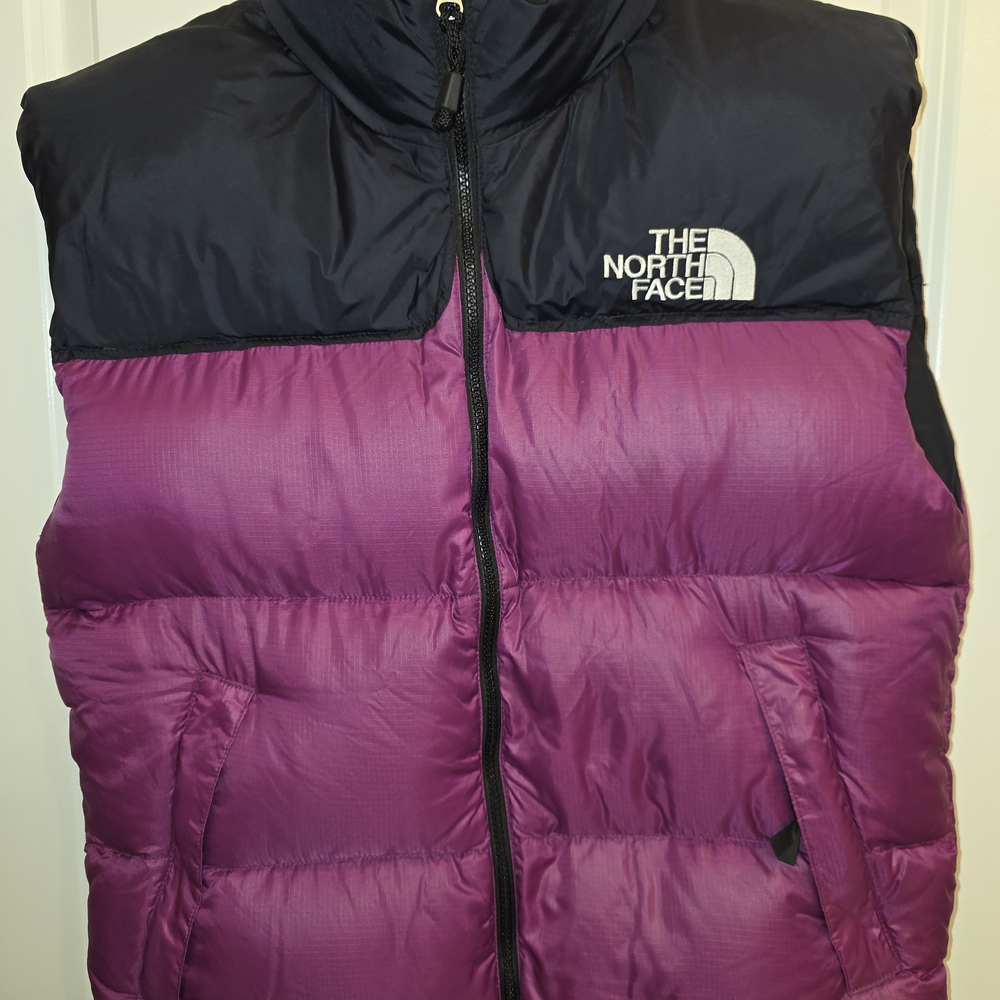 THE NORTH FACE 700 Nuptse Down Vest | Women’s Medium | Purple & Black